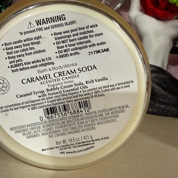Bath & Body Works Caramel Cream Soda Scented Candle - Picture 2 of 2